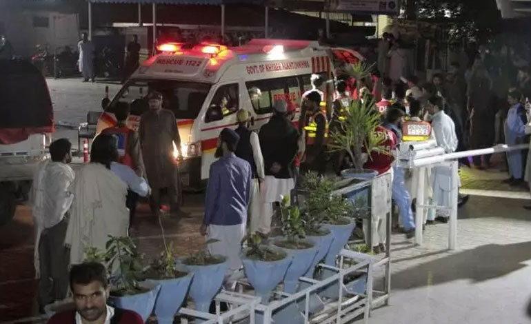 पाकिस्तान में 6.8 की तीव्रता से आये भूकंप में 11 लोगों की मौत, 150 से ज्यादा घायल