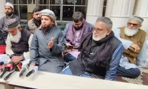 मीडिया से वार्ता करते मुस्लिम संगठन के लोग-फोटो फर्स्ट बाइट.टीवी
