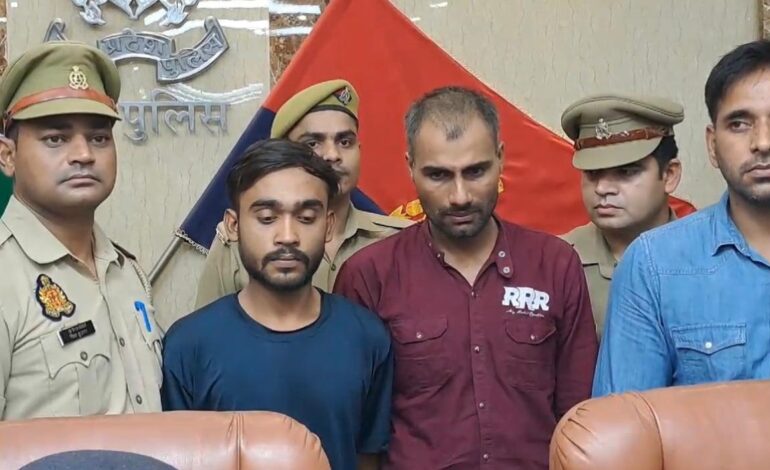 ईशापुरम निवासी प्रियंका पर जानलेवा हमला करने के आरोपी पुलिस गिरफ्त में। फोटो फर्स्ट बाइट.टीवी