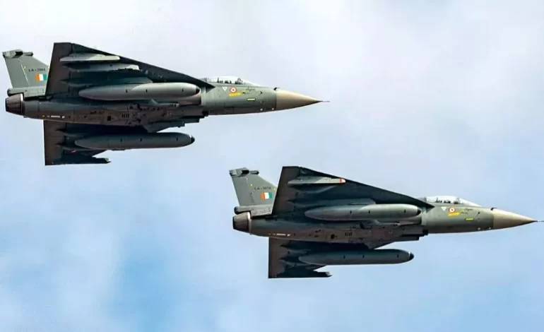 देश में मॅाक ड्रिल के साथ ही कल पाक सीमा पर हवाई अभ्यास भी करेगा भारत