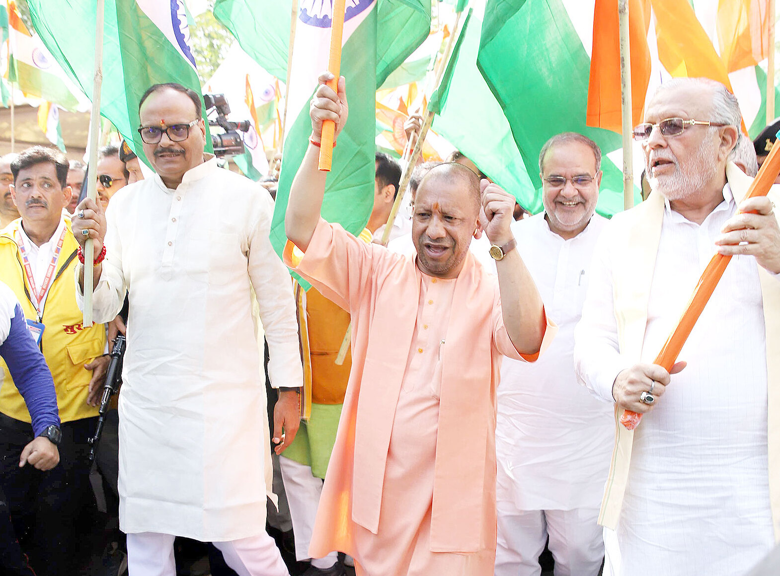 ‘दुनिया ने माना भारत का लोहा…’, तिरंगा यात्रा का शुभारंभ कर बोले सीएम योगी।।