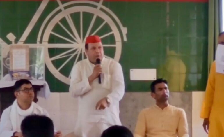 सपा जिलाध्यक्ष विपिन चौधरी ने अपने ही नेताओं को बताया “चोर”