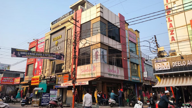 सेंट्रल मार्केट प्रकरण-प्रभावित दुकानदारों ने सीएम योगी का खटखटाया दरवाजा