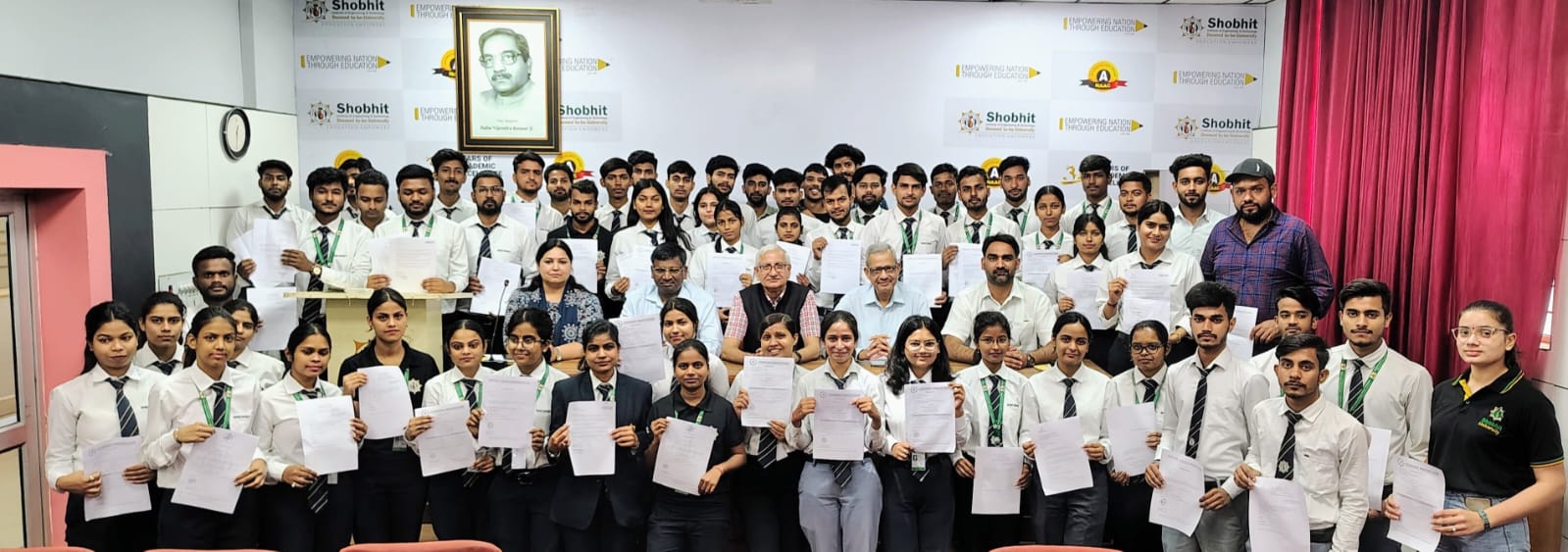 शोभित विश्वविद्यालय ने कंपनियों में प्लेसमेंट और इंटर्नशिप हासिल कर रचा कीर्तिमान