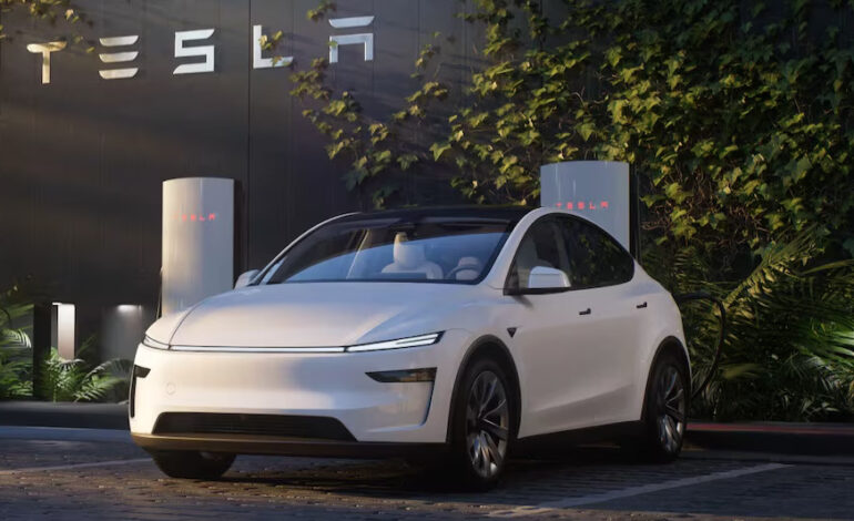 टेस्ला का इंतजार खत्म, मुंबई में खुला देश का पहला शोरूम