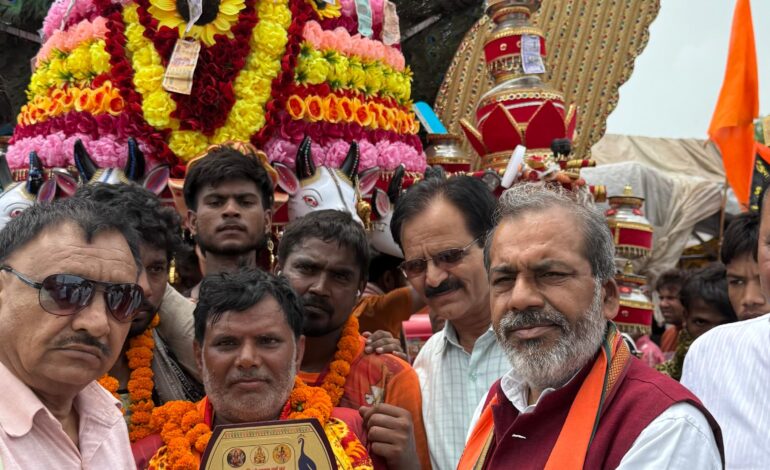 पूर्व मंत्री सुनील भराला के शिविर में कावंडियों ने गायक पेप्सी शर्मा के गानों का लिया आनंद