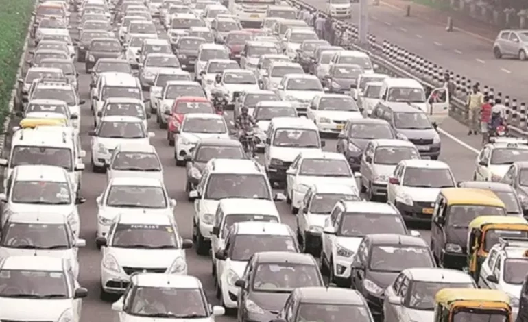 आम लोगों को राहत-दिल्ली एनसीआर में पुराने वाहनों पर प्रतिबंध के आदेश पर सुप्रीम कोर्ट की रोक