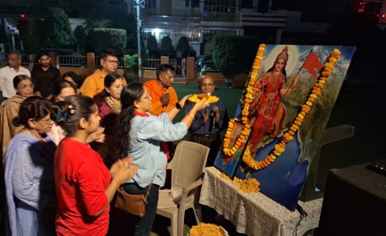 दीपावली का पहला दीया, भारत माता के नाम — देशभक्ति के रंग में रंगी रोशनी की शाम