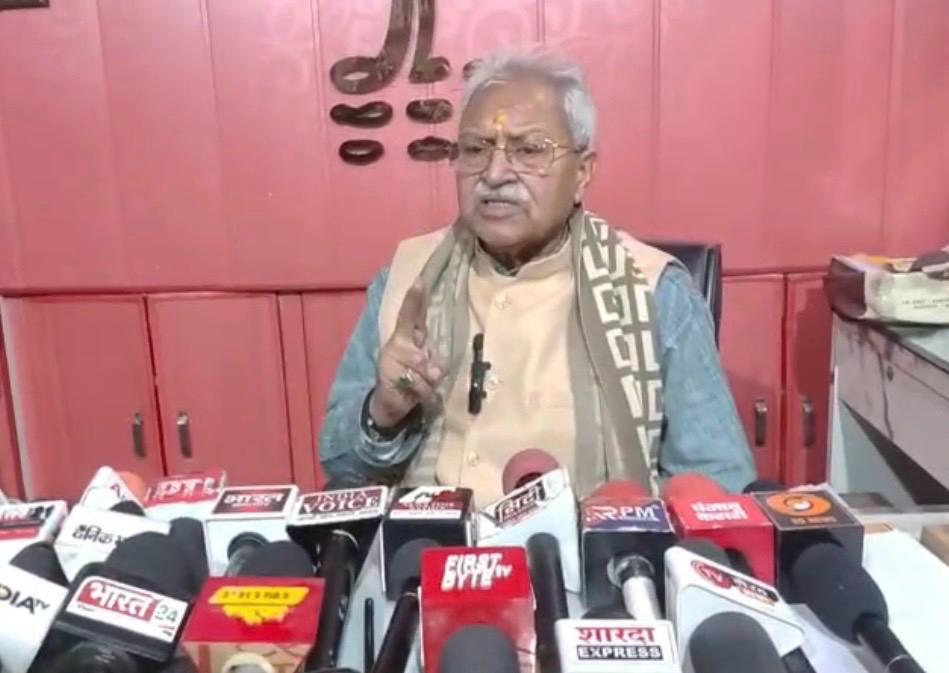 पश्चिम में एम्स व हाईकोर्ट बेंच की मांग की डा.वाजपेयी ने की वकालत